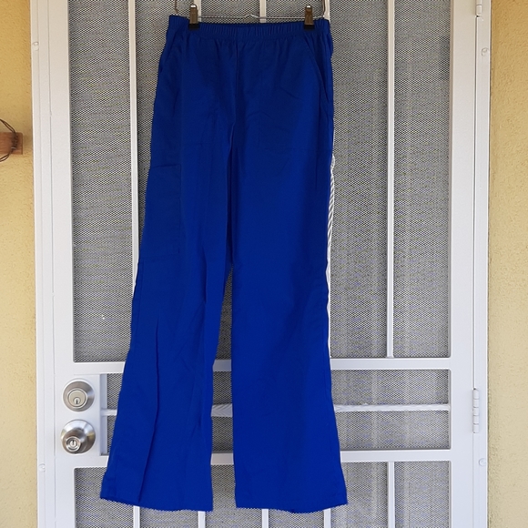 Scrub Set - Picture 3 of 4